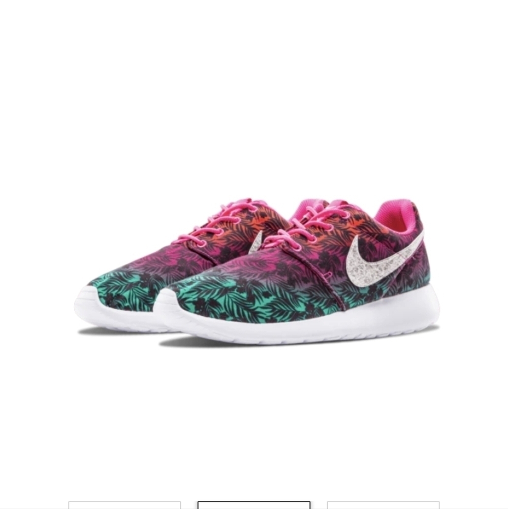 NIKE Woman's ROSHE RUN Shoes PALM TREE Size 6Y